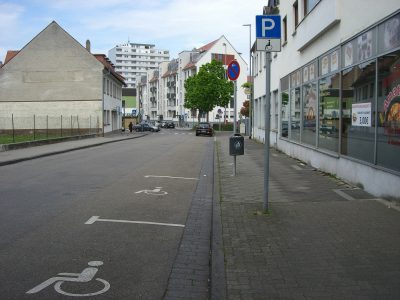 Behindertenparkplatz (2 Stellplätze) &#8211; Steinheimer Straße / Höhe Haus Nr. 2, 63450 Hanau