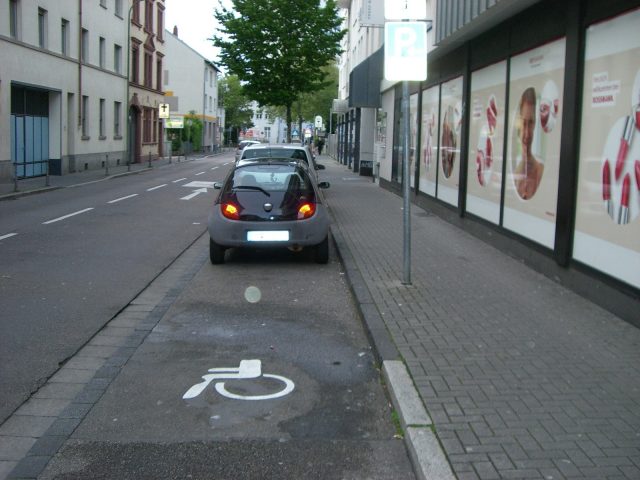 Behindertenparkplatz (1 Stellplatz) – Leimenstraße / Ecke Nürnberger Straße, 63450 Hanau