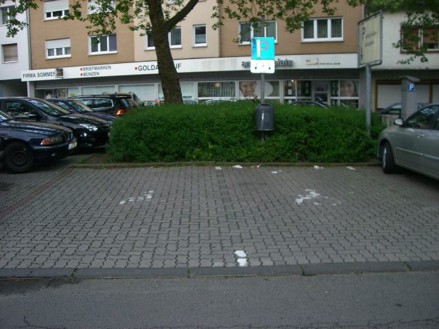 Behindertenparkplatz (2 Stellplätze) – Am Ballplatz, 63450 Hanau