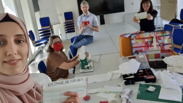 Maskenpflicht in Hanau – Maske selbst machen? – Infos auf dem Markt in Hanau